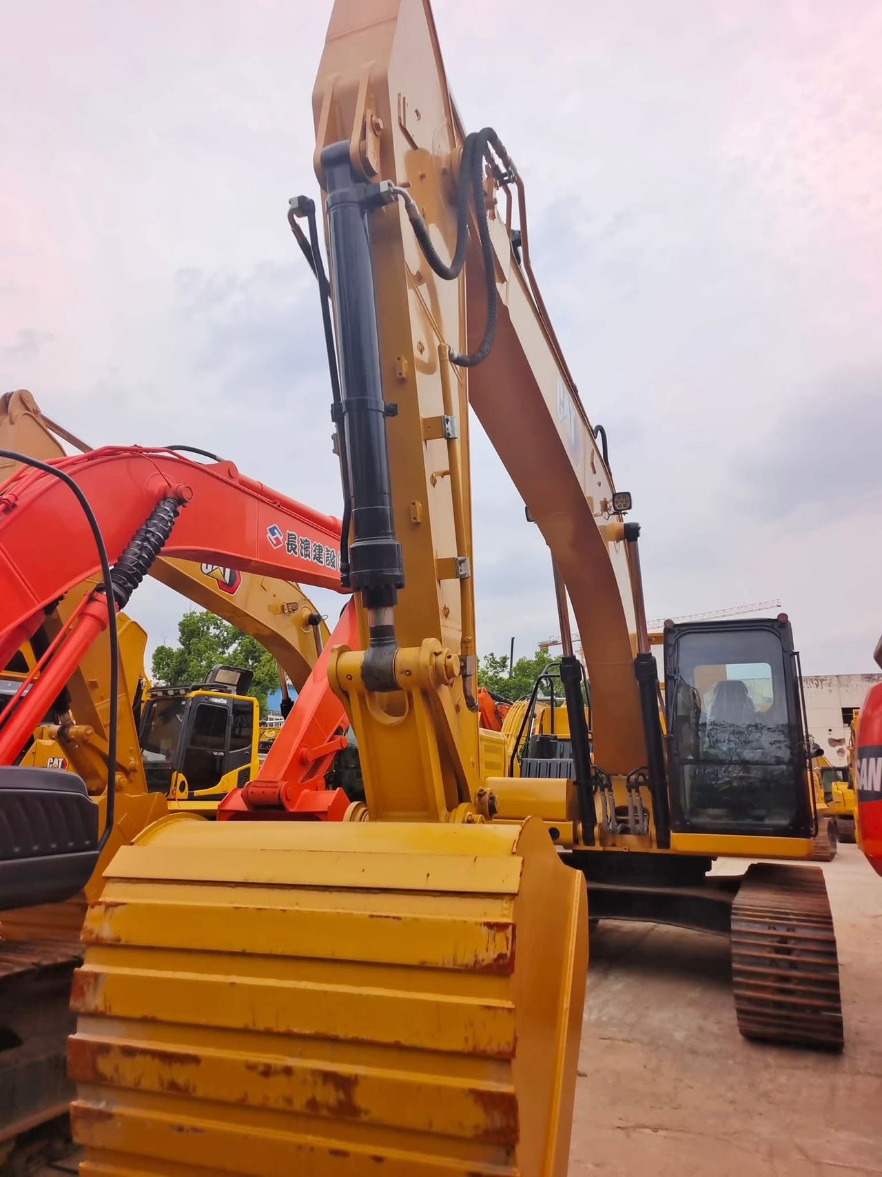Caterpillar 323